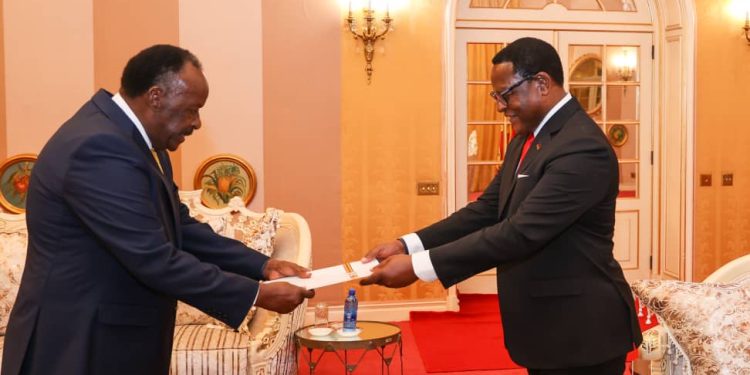 Col Fred Mwesigye presents credentials as Uganda’s High Commissioner to Malawi
