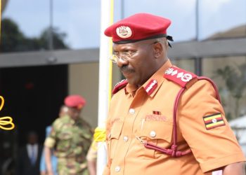 Dr.Byabashaija directs prisons officers on social media use