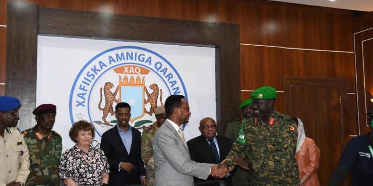 UPDF hands over VIP  protection duties to Somalia forces after 16 years