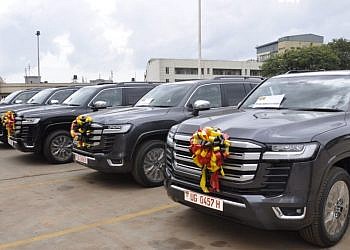 MPs halt budget for posh cars for former prime ministers, vice presidents