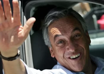 Former Chile President dies in helicopter crash