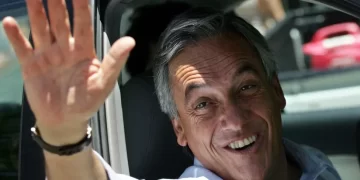 Former Chile President dies in helicopter crash