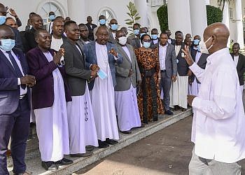 Museveni to help Buganda clan heads develop shs9bn land he gifted them