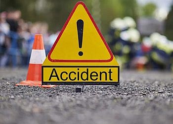 11 dead, scores injured as truck carrying vendors overturns