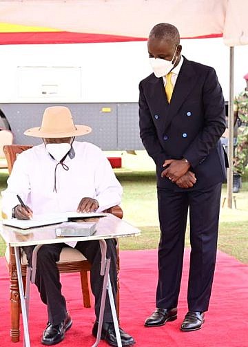 PICTORIAL: Museveni hails Deputy Speaker Tayebwa’s family for hard work