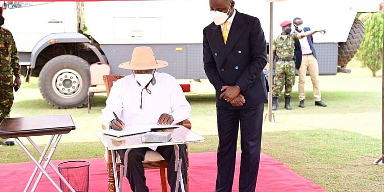 PICTORIAL: Museveni hails Deputy Speaker Tayebwa’s family for hard work