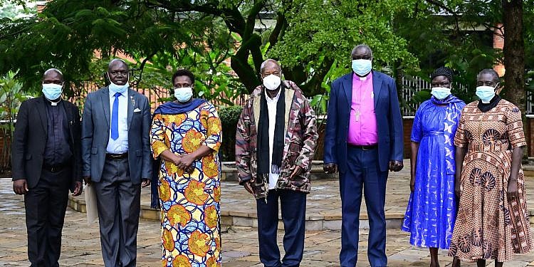 Museveni discusses wealth creation with Kenyan bishop