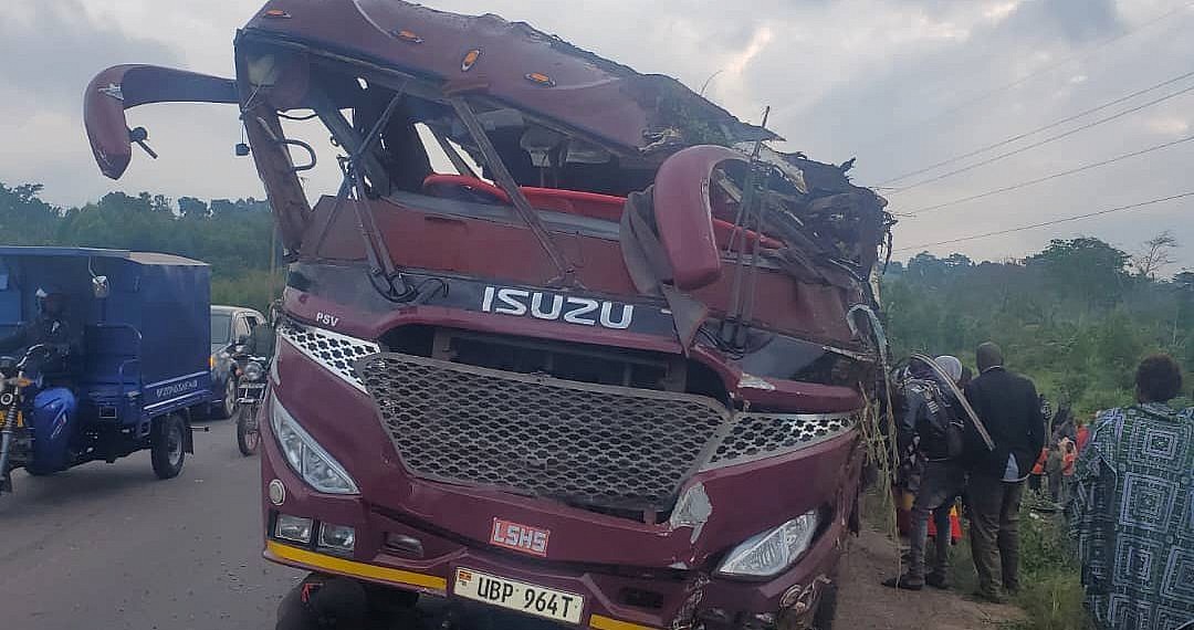 Eight killed in collision between Jaguar bus , truck on Kampala-Masaka highway