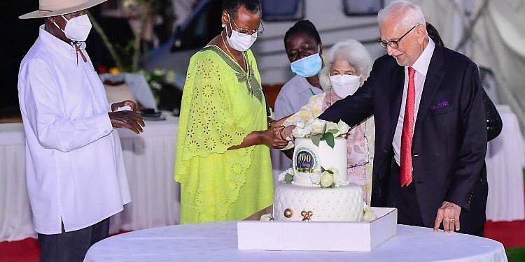 Museveni hails Mehta Group for pioneering Uganda’s sugar industry