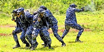 PICTORIAL: Police presidential guard unit officers display skills as they complete induction course