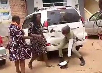 Woman who slapped traffic police officer charged with robbery, driving car without insurance, remanded