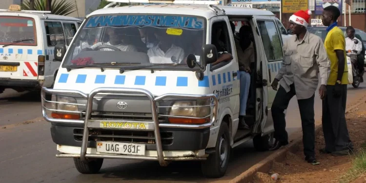 Police tighten noose around taxi drivers, to enforce route charts