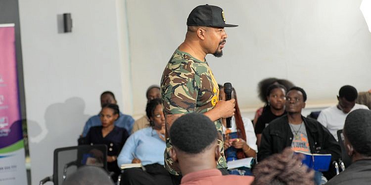 Hollywood star, Omari tips Ugandan filmmakers on becoming great actors