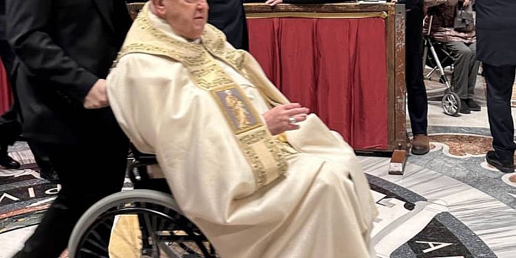 Catholics worldwide pray as Pope Francis battles double Pneumonia