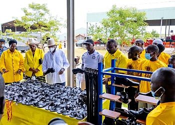 Museveni launches youth training hub in Bunyoro