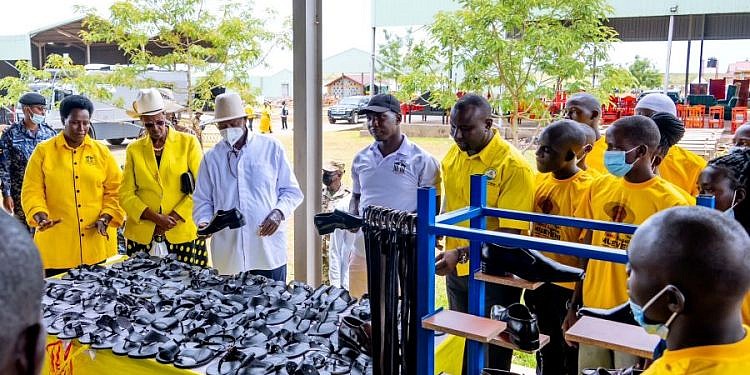Museveni launches youth training hub in Bunyoro