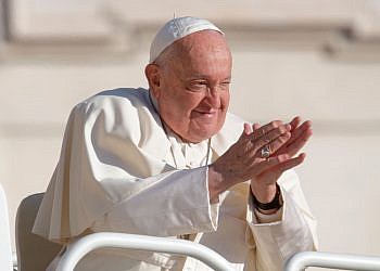 Pope Francis thanks faithful for prayers as his health stabilizes