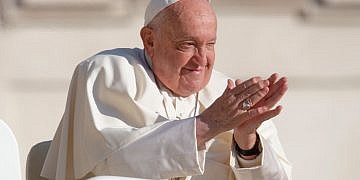 Pope Francis thanks faithful for prayers as his health stabilizes
