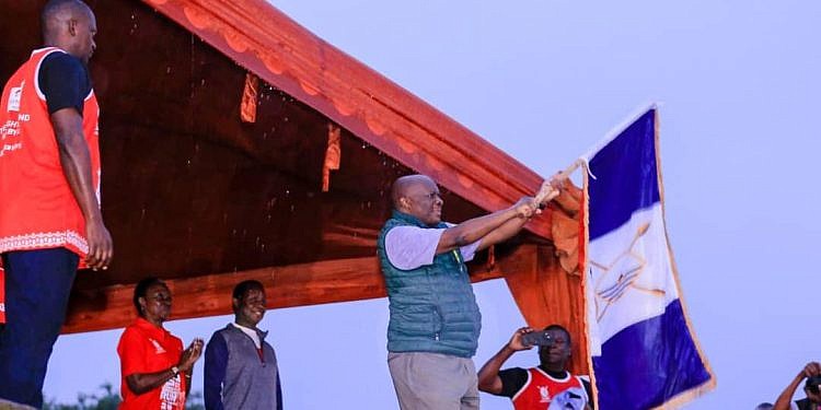 Kabaka Mutebi flags off 12th birthday run as 120,000 defy downpour to participate
