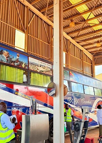 Gov’t takes YY buses through comprehensive inspection