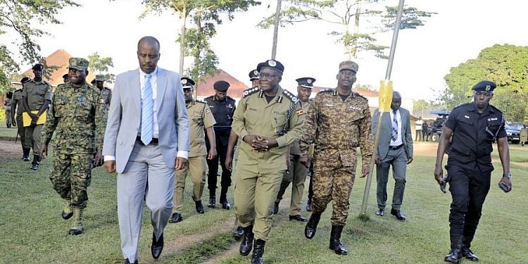 Police eyes smarter crime fighting as it passes out 400 investigators