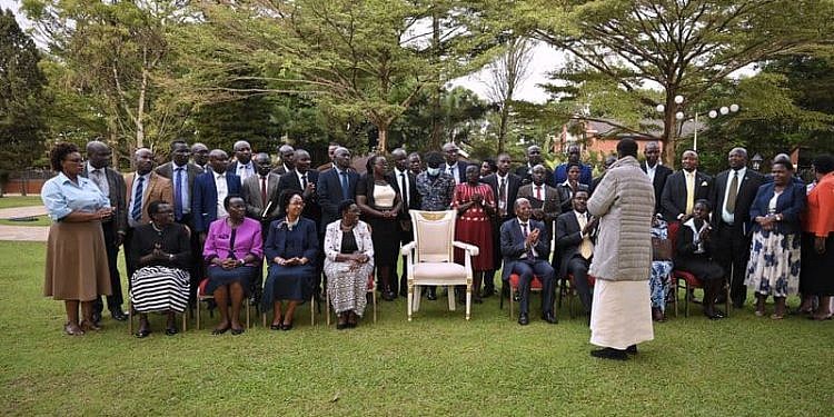 Govt unveils phased salary plan to end Arts teachers’ strike