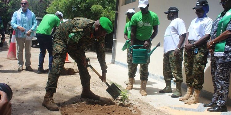 Ugandan troops in Somalia join fight against plastics in Mogadishu on World Environment Day