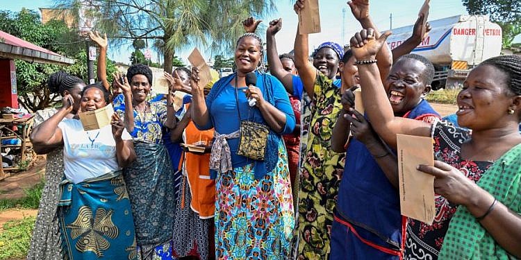 Excitement as Museveni gifts more roadside market vendors