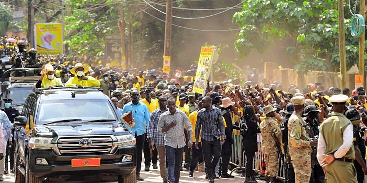 Fighting corruption is my main target says Museveni as he picks nominaton papers