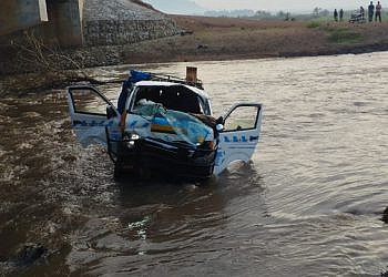 Four killed as speeding taxi knocks pedestrian dead, plunges into River Malaba