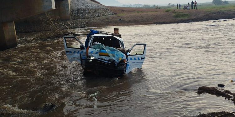 Four killed as speeding taxi knocks pedestrian dead, plunges into River Malaba