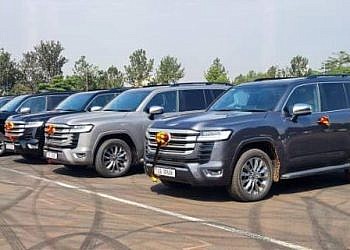 Gov’t hands over 30 new vehicles to cultural leaders