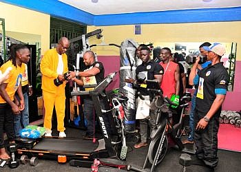 Museveni donates gym equipment, funds to Kalerwe Boxing Club