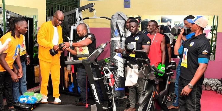 Museveni donates gym equipment, funds to Kalerwe Boxing Club
