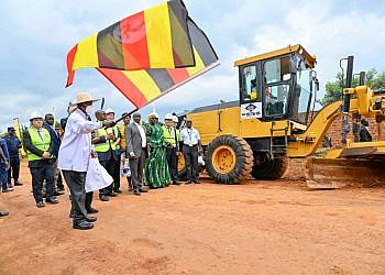 Museveni flags off  construction of shs213bn  Kayunga-Galiraya Road to link Central to Northern Uganda