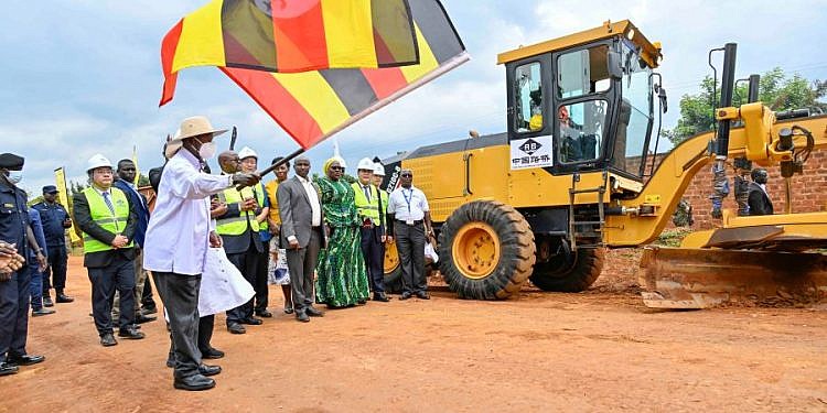 Museveni flags off construction of shs213bn Kayunga-Galiraya Road to link Central to Northern Uganda
