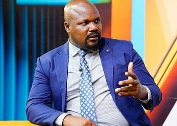Munyagwa picks presidential nomination forms from EC