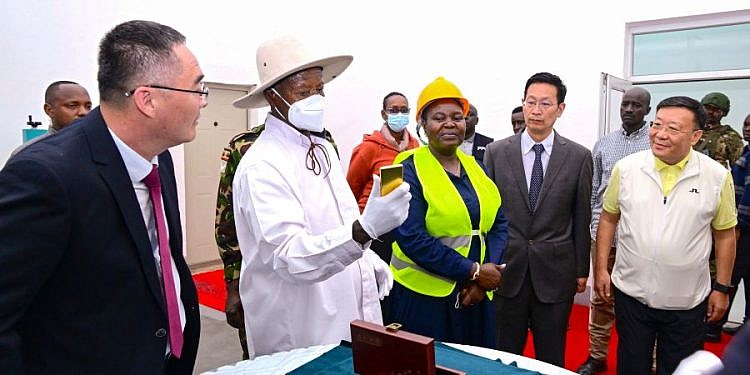 Museveni commissions shs740bn Wagagai gold refinery in Busia