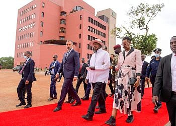 Museveni launches Aga Khan University in Kampala