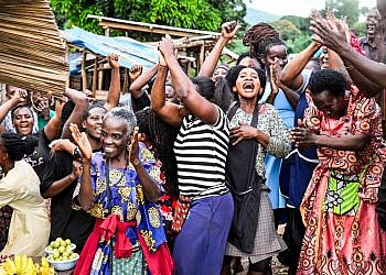 Museveni gifts vendors operating along Hoima Road