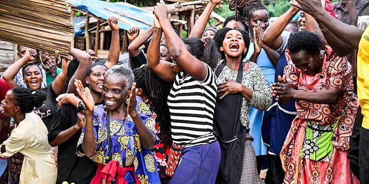 Museveni gifts vendors operating along Hoima Road