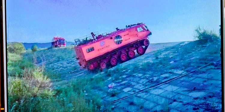 Museveni unveils Ugandan developed all-terrain wild firefighting vehicle