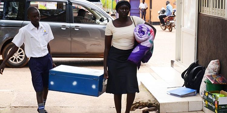 Third term opens under shadow of teachers’ strike