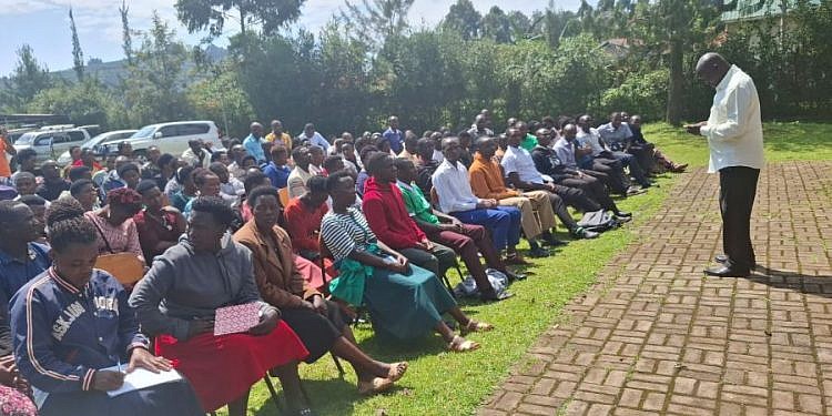 Gov’t starts training health extension workers in eight districts