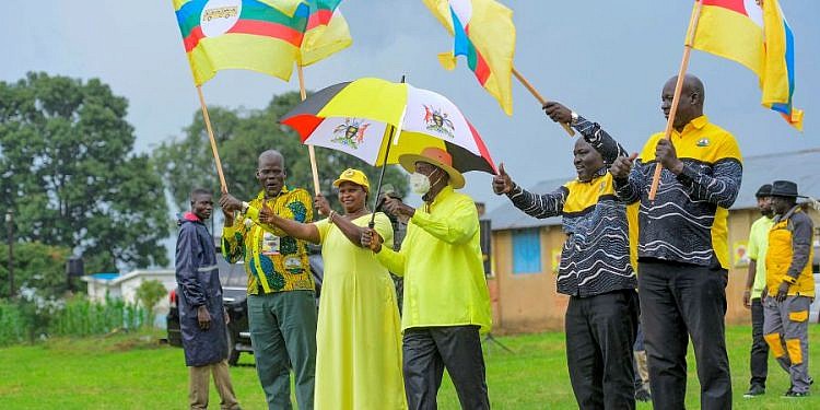 PICTORIAL: Museveni hits road running with campaigns in Acholi