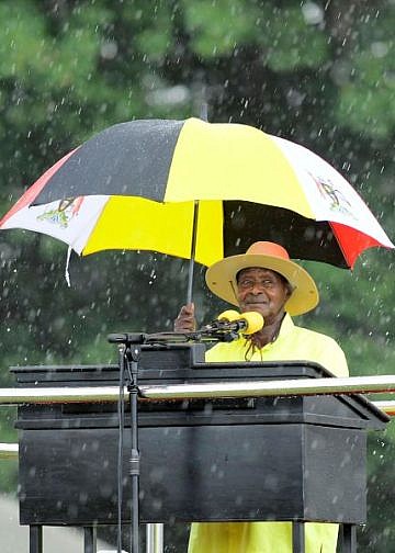 PICTORIAL: Museveni hits road running with campaigns in Acholi