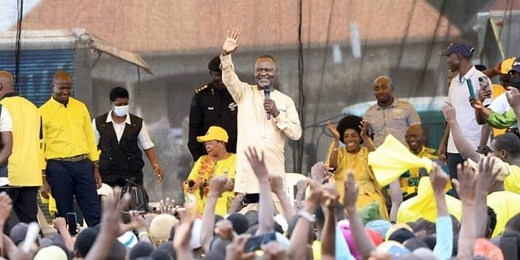 Abdu Katuntu crosses to NRM, rallies support for Museveni