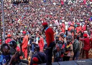 Bobi Wine promises equal pay for  Arts, Science teachers as he campaigns in Busoga