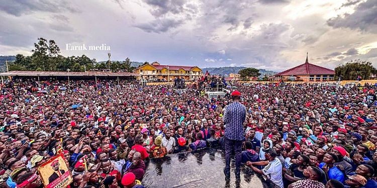 Bobi Wine promises freedom for Besigye, other political prisoners as he campaigns in Kigezi