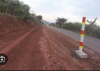 Govt urges landowners along Busunju-Kiboga-Hoima Road to pick up titles formerly held by UNRA